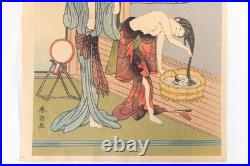 Ukiyoe Japanese woodblock print Beauties Washing Their Hair Harunobu (K00782)