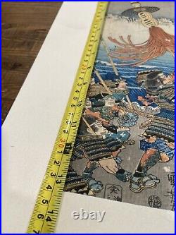 Woodblock Print Utagawa Kuniyoshi Ashikaga Fleet Sailing Into Attack Nitta